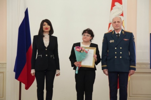 Выпускника подшефного челябинскому СОБР военно-патриотического клуба наградили нагрудным знаком за спасение утопающего мальчика