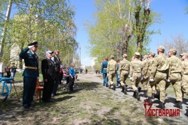 В Челябинске Росгвардия провела «Парады у дома» для ветеранов