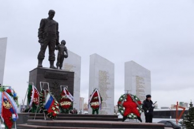 В Челябинске почтили память сотрудников, погибших при исполнении служебного долга